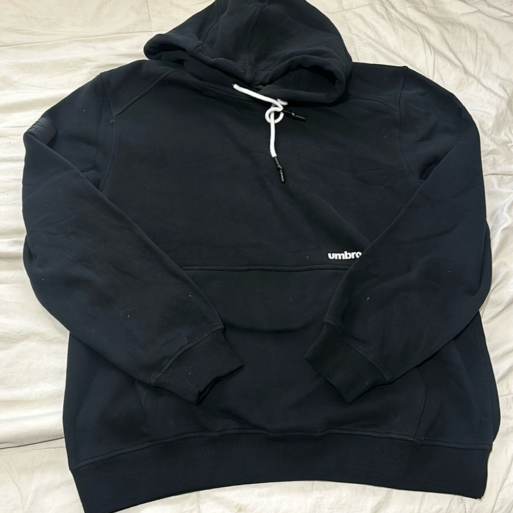 Men’s Umbro pullover hoodie